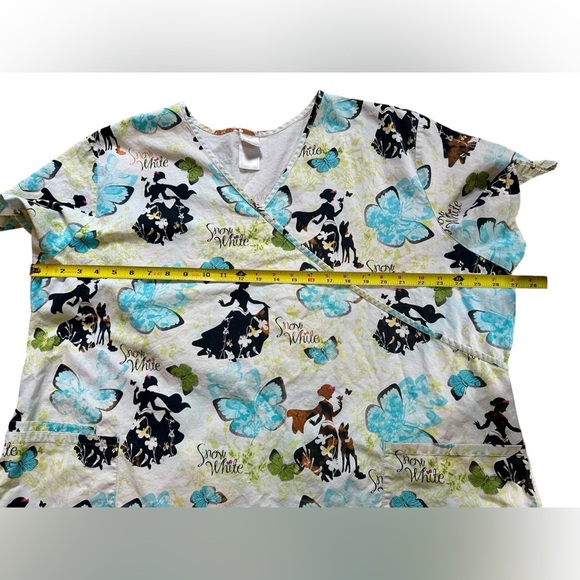 Disney Snow White Scrub Top Size 3XL​ - Picture 6 of 8